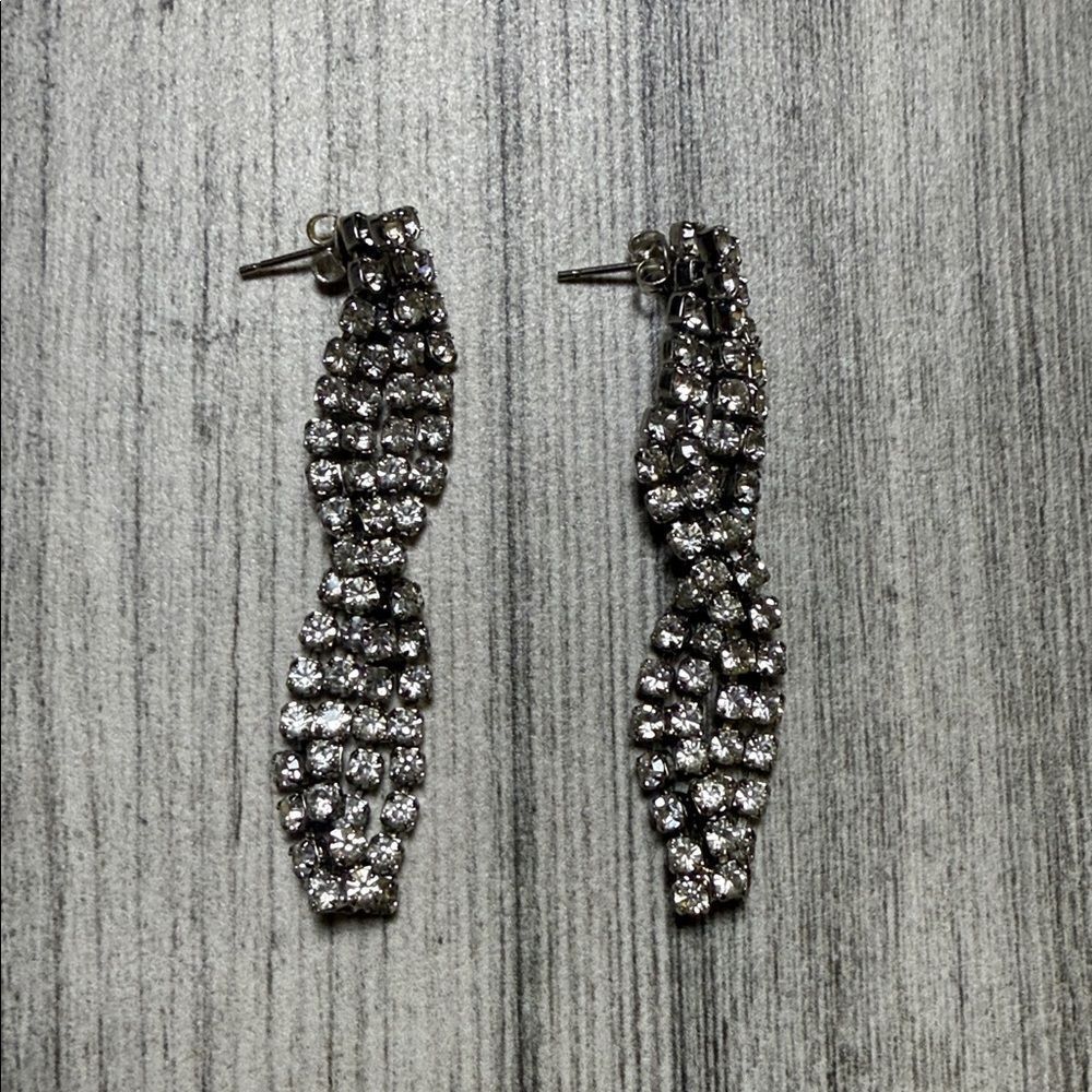 Vintage Womens Silver Crystal Rhinestone Dangle Earrings